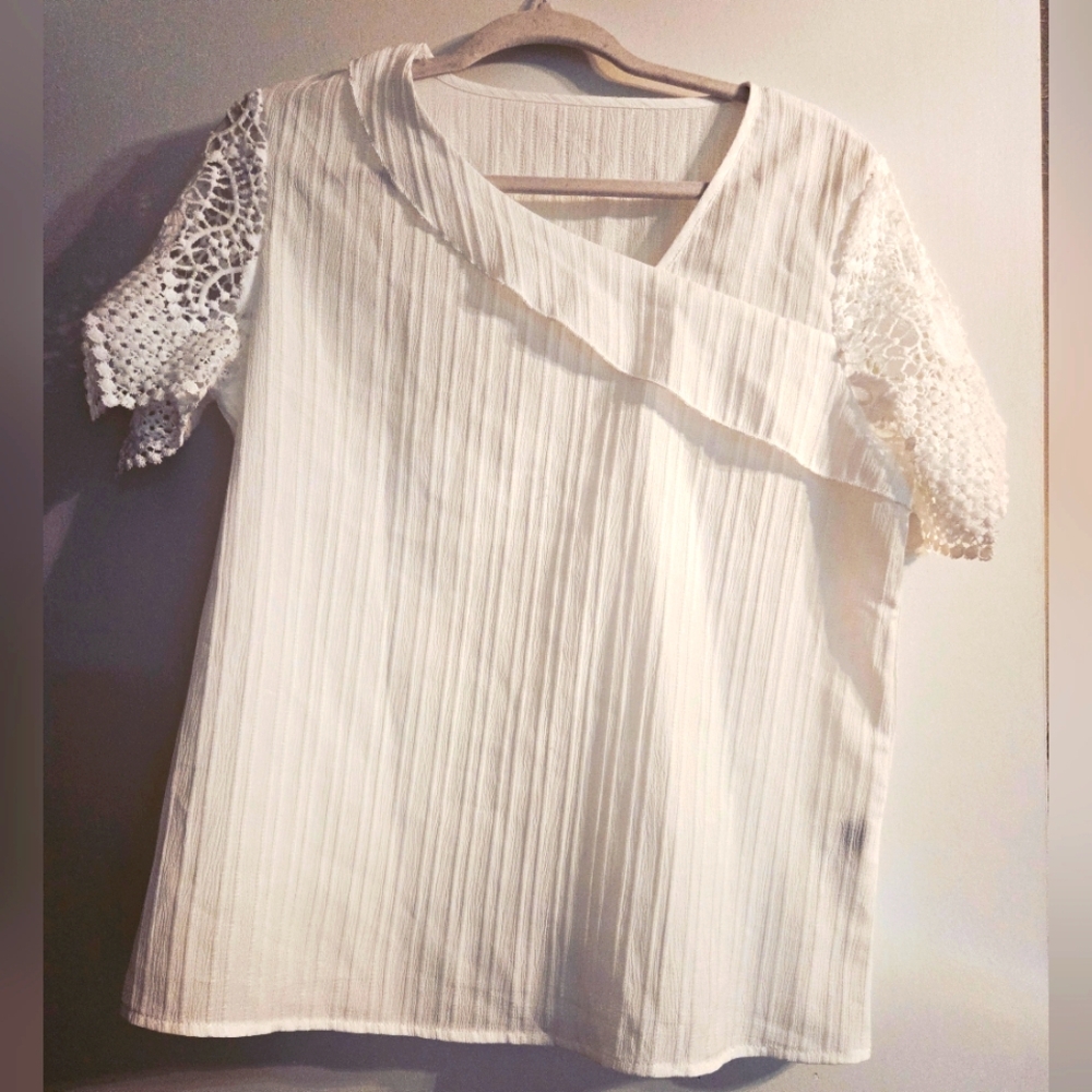 SHEIN White Lace Sleeve Women's Top